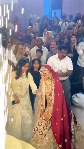 Cute bride entry. Dream entry❤️