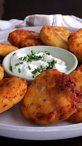 📢📢Fried Potato Cakes! So good and one of our favorites! We love them dipped in sour cream or ranch dressing. Perfect appetizer too. ➡ https://thesouthernladycooks.com/fried-potato-cakes/ | The Southern Lady Cooks