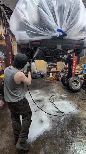 Washing and neutralizing the salt with @SaltsGone™ on this 2013 FJ cruiser from North Carolina with its temp tag still on #mechanic #woolwax #undercoating #rustproofing #716buffalo Alhamdulillah