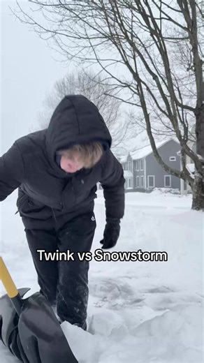 I don’t think I’m built for this cold weather I want to move to California 🥲 ~~~ #snowstorm #snow #twink #mlm #demontwink