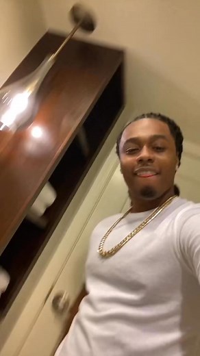 I say fix your shorts bae yo butt showing👿😍😏 | Bam Tharudeone