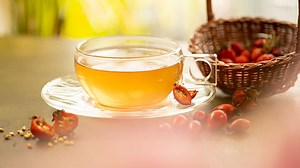 Hagebuttentee richtig zubereiten - mit diesem Trick schmeckt er noch besser