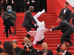 US Inauguration 2021: Bernie Sanders & Jason Derulo's Hilarious Meme Takes Over Internet, Don't Fall For It!