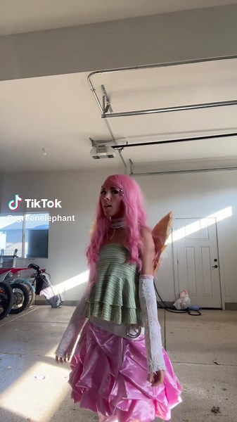 .elizabeth.isagreenelephant (@.greenelephant)’s videos with My Little Pony Friendship Is Magic - Miya쌤