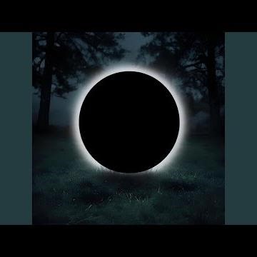 BLACK CIRCLE