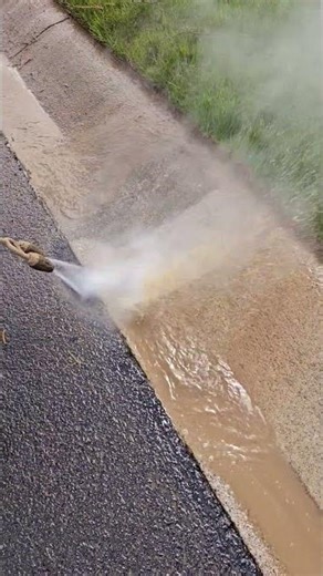 This Concrete Hasn't Been Cleaned in Years 😱 (Satisfying Power Washing)