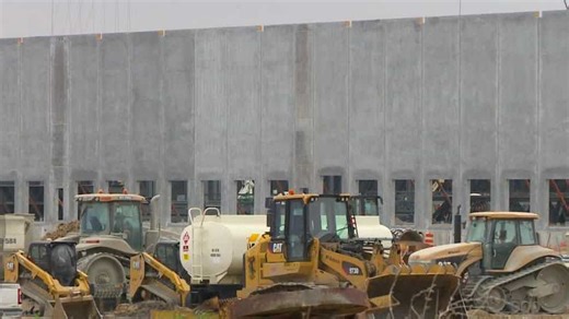 Construction underway on massive Hy-Vee distribution center