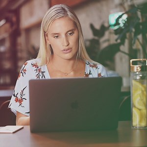 209K views · 1.2K reactions | In this free video training, Gretta Van Riel explains how she started her first super profitable ecommerce store, before repeating her success another 4 times! She also reveals how you can find a hot niche, build a brand and the 3 key things you will need to be profitable from day one. Simply hit the link below to get access to this free studio session with Gretta and you will also get access to her guide on influencer marketing. | Foundr | Facebook