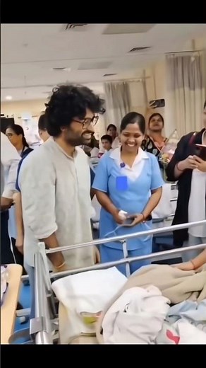 Arijit Singh's Sweet Gesture Brought A Smile To This Child ❤️ #pureheart #memories #happiness
