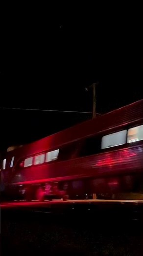 Amtrak cardinal 51 comes by with a nice hornshow #railroad #amtrak #railhead #railfan #train