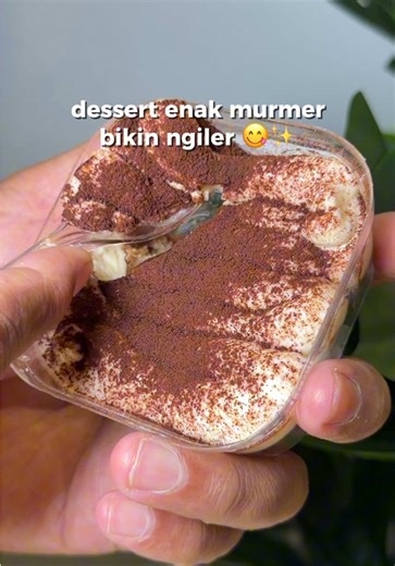 Jujur aja, nggak perlu mahal buat dapet dessert yang beneran creamy dan nggak pelit topping Di @mandeh_dessert, semua varian—mulai dari Buko Pandan yang seger, Tiramisu yang bold, sampai Pudding buah asli—dibuat dengan bahan premium. Teksturnya dapet, manisnya pas, dan yang jelas harganya nggak bikin kantong teriak. Definisi rasa mewah, harga tetep ramah Ready stock & Order via: DM atau klik link di bio @mandeh_dessert 🛒 #MandehDessert #BukoPandan #TiramisuLover