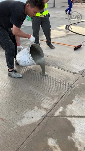 Montacargas arrancando el piso: causas y cómo repararlo
