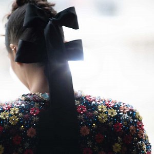 80K views · 4K reactions | Over a multicoloured, striped tweed skirt, a long-sleeved top trimmed with matching braids is embroidered with a field of sequinned daisies, reflecting the play of colours and pure lines throughout the CHANEL Fall-Winter 2021/22 Haute Couture collection.​ ​See more at chanel.com/-HC_FW21-22_HC​ ​Special thanks to Paris Musées and the Palais Galliera. | CHANEL | Facebook