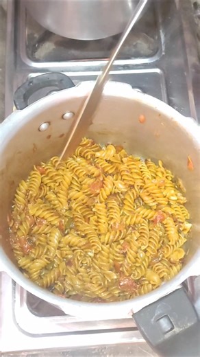 10 Minute Pressure Cooker Pasta 😍 No Boiling, No Draining | Super Spicy & Easy! 🔥🍝