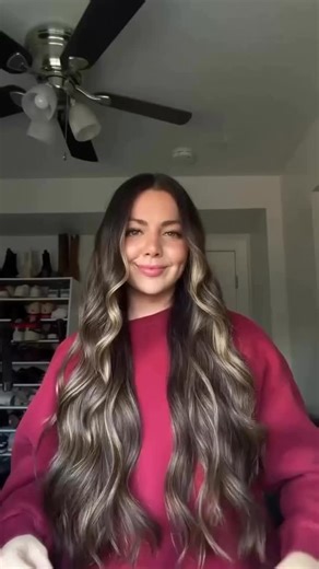 Marine Lartigue Bielski / Partenaire Monat 🌟 on Instagram: "Ses cheveux, avant vs aujourd’hui ✨ La clé ? De la régularité et le bon duo. Le sérum IR Clinical™ Hair Thinning Defense associé à Rejuveniqe® pour soutenir le cuir chevelu, renforcer la fibre et accompagner le cheveu sur la durée. Parce que des cheveux en bonne santé, ce n’est pas une promesse miracle. C’est un chemin, et ce duo sait exactement comment l’accompagner. 📹 @Monatfranceofficiel ⚠️ Dernier jour 🎁 C'est le moment de se fai