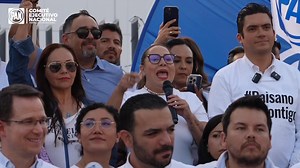 Desde la frontera en Mexicali, reafirmamos algo que en el Partido Acción Nacional tenemos muy claro: las familias migrantes no están solas. #PaisanoPANContigo Nos duele que millones de mexicanas y mexicanos tengan que dejar su país para buscar lo que aquí no encuentran. Por eso nos manifestamos en el muro fronterizo, para alzar la voz por ellas y ellos. 🇲🇽🔵 El PAN siempre estará del lado de quienes luchan con dignidad por un mejor futuro para sus familias. ¿Y el gobierno de México? ¿Qué está 