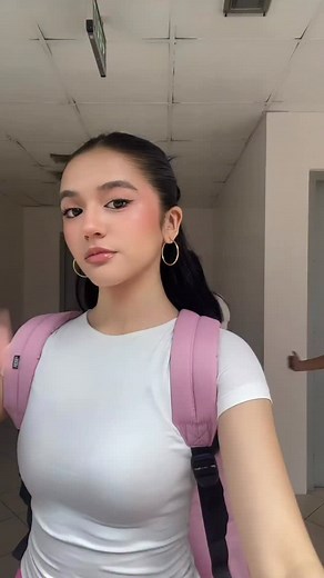 Lovin’ my pink backpack 💕😉 #vans #vansphilippines #vansgirls | Angela Sabrina