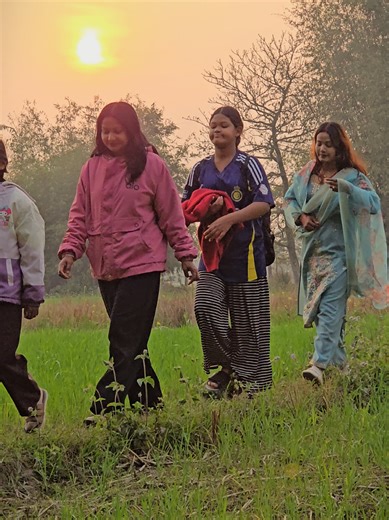 Vibing in Nature with Uniko Sweater Style