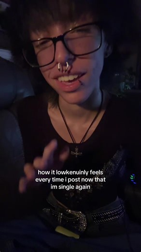 i see yalls comments ladies and they make me smile, im lurking, and im stalking when you least expect it 😏 #alttiktok #alternative #genderfluid #bi #fyp