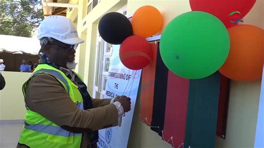 Over $10 Million Spent on Oxygen Plants (ZANIS) Government has established SIX oxygen plants in various hospitals across the country, at a cost of over 10-million dollars. This is in Kasama, Northern Province, Lusaka and Kabwe, Central province. Health Minister, ELIJAH MUCHIMA disclosed this when commissioning the oxygen plant at Kabwe Central Hospital. Dr. MUCHIMA said the plants have been established with support from the United Nations -UN- Office for project services. Details in this report…