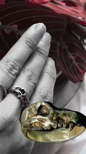 Make a silver skull ring with me #makingjewellery #lostwaxcasting