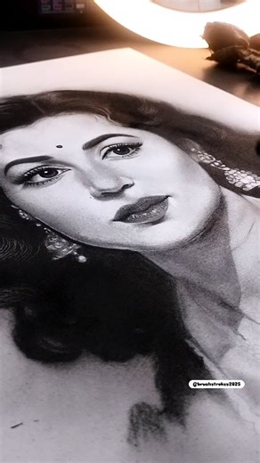 Nidhi Vishwakarma on Instagram: "Most beautiful women in the world 🌍💞"Madhubala ji" drawing ❤️ . . #goldeneravibes #vintagevibe #madhubalajidrawing #trendingreels #art"