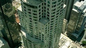 11 reactions | Skyslide, US Bank Tower - Los Angeles, United States | Around the World | Facebook