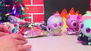 Christmas Presents ! Toys and Dolls Pretend Play Fun for Kids Opening Blind Bags - Baby Doll Play