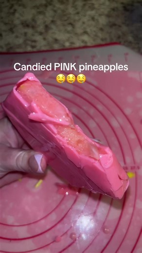 These pink pineapples are so good 😋🤤 #fyp #foryoupage #pink #shopwithme #smallbusinesscheck