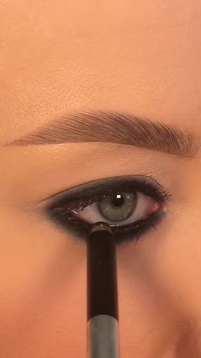 Quick & Easy Smokey Liner Tutorial