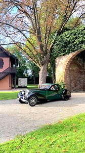 Bugatti au château St Jean à Molsheim | Mark Twoin