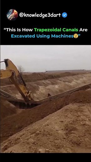 “This Is How Trapezoidal Canals Are Excavated Using Machines😲”