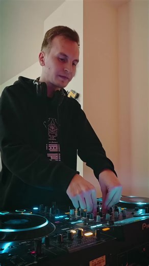 Hard Techno Mixing for Rave Enthusiasts