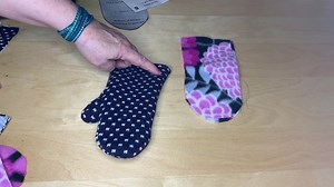 Learn how to make those famous mittens you have been seeing in the news with this tutorial from Pfaff Educator Karen. Get the full instructions and project pattern here: https://bit.ly/36eOkCw | Pfaff North America