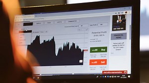 Bitcoin bruker enorme mengder energi. Bli med inn på Norges største «bitcoin-fabrikk» for å se hvorfor.