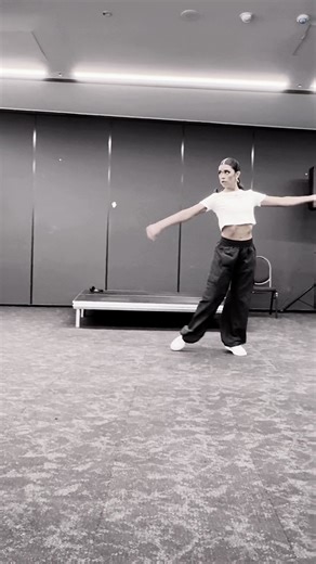 Salsa fusion - Desce pro Play #salsa #hiphop #dance #fusion #choreography