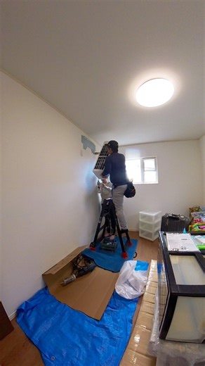 Multi tasking - 2 AC Installation✅ エアコン取付✅ Maclean AC 👋🏻 #macleanac #aircon #airconditioner #airconditioning #エアコン #エアコンクリーニング #エアコン工事 #エアコン屋さん #エアコン取り付け #エアコン洗浄 #AC #hvac #airconcleaning #japinoy #japinay | Maclean AC