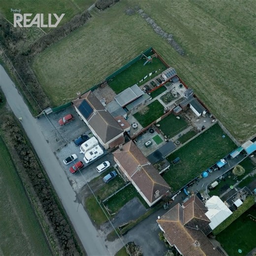 When police officers question a man at his home, he fires shots at them 😮 | Really Channel