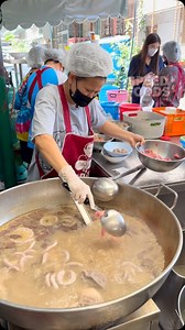 Very busy hot soup in Nakhon Sawan 📍Tom lued moo Mai sui, Nakhon Sawan Province #yummy #food #foodie #foodlover #delicious | SpeedFoods