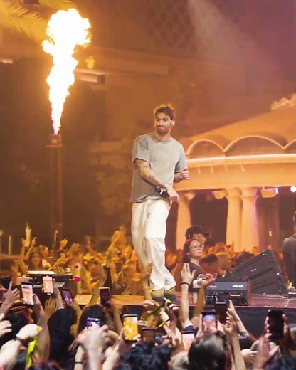 We Ain't Ever Getting Older....‪@THECHAINSMOKERS‬ #electronicmusic #dj #musicatechno #festival #edm