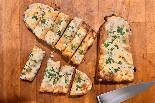 This Garlic Bread With Shallots Is Going Viral—Here’s How to Make It