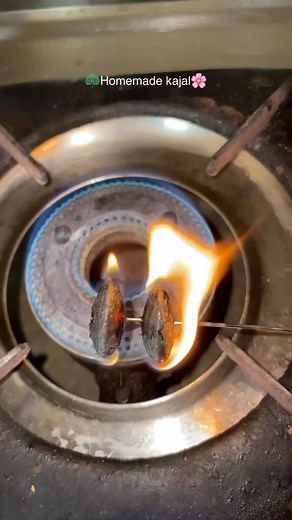 Homemade kajal🌸#kajalathome#eyekajal . . #homemade #homemadekajal #kajal #tips #remedy #viral #réel #instadaily #instagram #instagood #skin #selfcare #influencer #eye #eyekajal | Pooja yadav