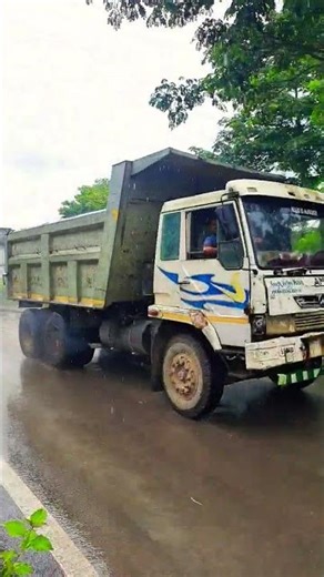 👆 Heavy Truck Loading Skills 🚚 #truckloading #truck #shorts #heavyduty #driver 🔥