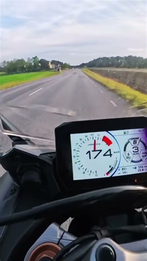 GSX-S1000GT soundcheck 🎶🎧 (Filmed on a closed track in Finland) #bikelife #suzuki #gsxs1000