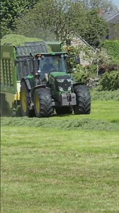 Big John Deere Haulin’ Heavy Silage! Farm Life in Action 🚜🔥#tractor #trala #agriculture #johndeere