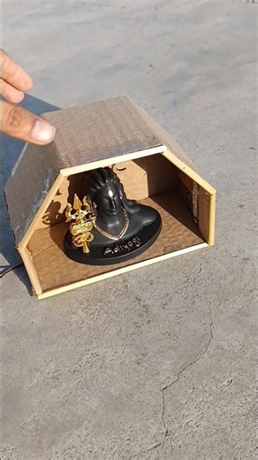 Making Decorations That Are Too Lightweight to Use