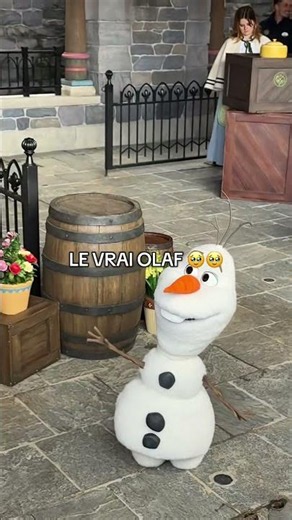 Excuse me, but how is it possible to be so cute? #olaf #frozen #mom #disney
