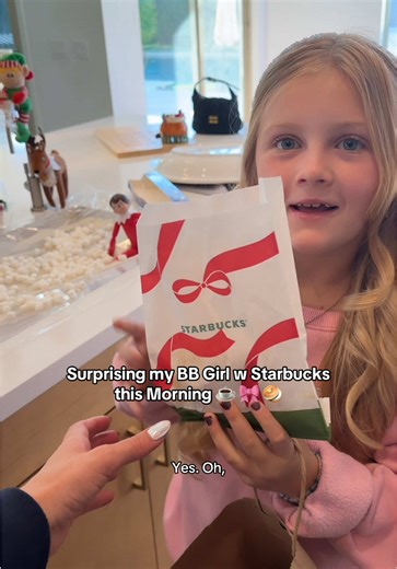 Gemma BB loves @Starbucks smmmm ❤️♥️☕️🎀🥯 xx Angelina Claire @Starbucks News & Stories #mamasgirl #girlmom #girlmomlife #elf #christmasdecor
