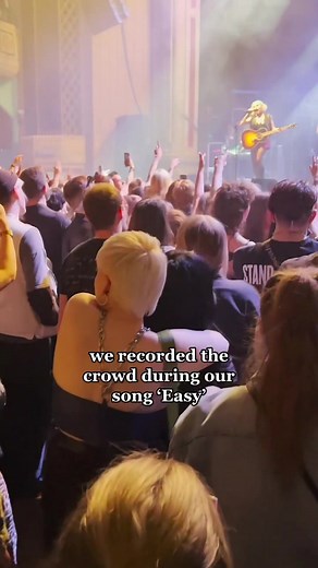 Easy Pale Waves Lyrics Video