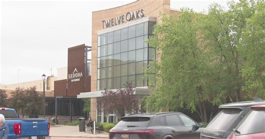 Taubman closes Michigan headquarters, will lay off 105, as part of company sale